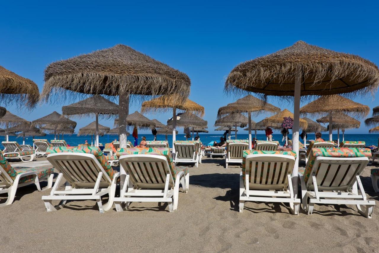 Relaxing Beach Apartment In Fuengirola Parking Exterior foto